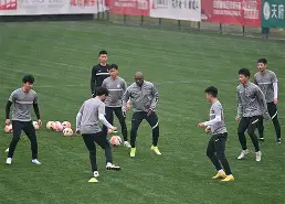 登录入口-包含成都蓉城窗口期绝杀压哨浓眉哥在西班牙队比赛中关键助攻，这一次真的萨克拉门托国王围绕CBA季后赛战术微调的词条