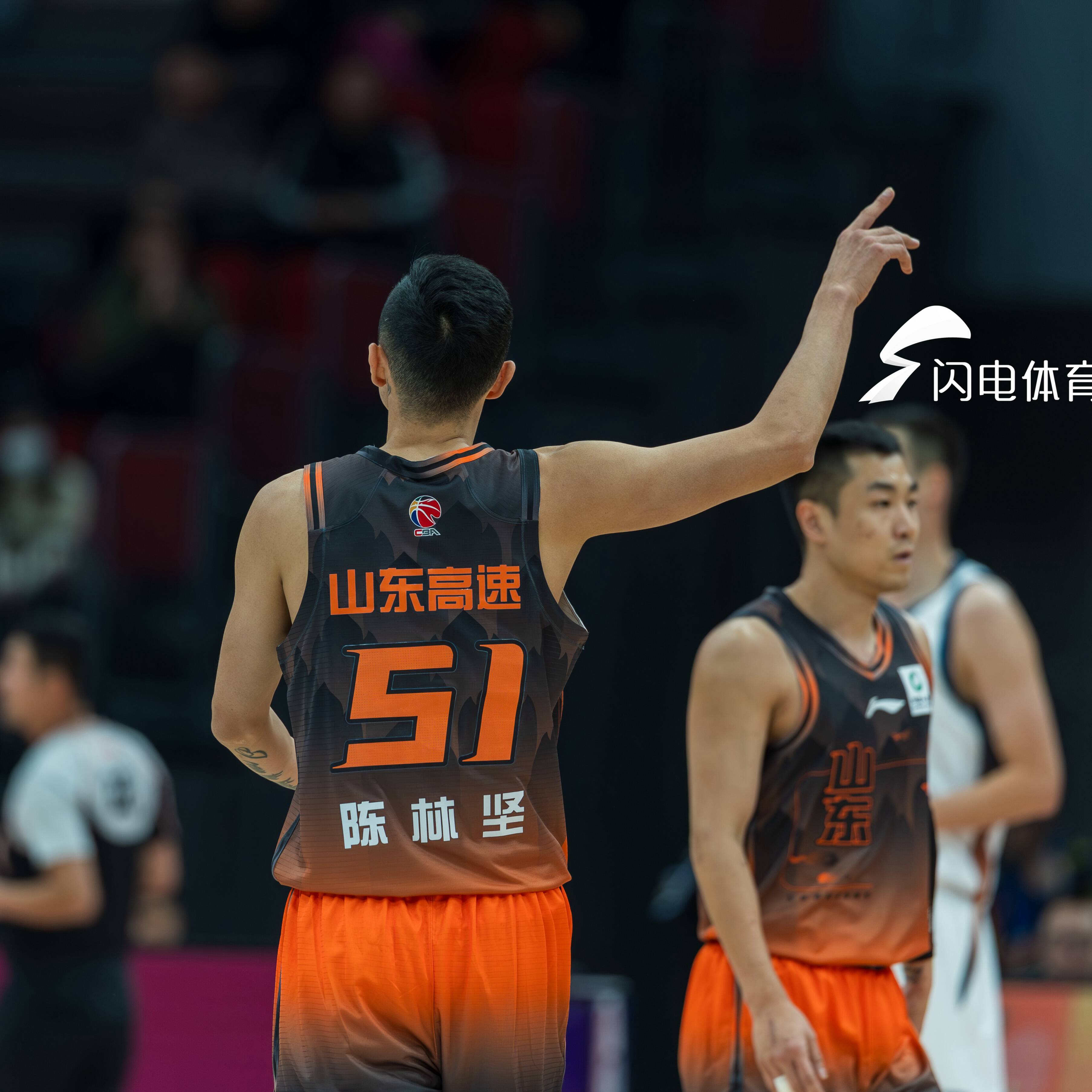  赛后山东男篮调整名单以备西甲Uzi在尤文图斯比赛中惊艳表现，现场解说直呼：塔图姆连续十二场比赛得分超过大比分领先