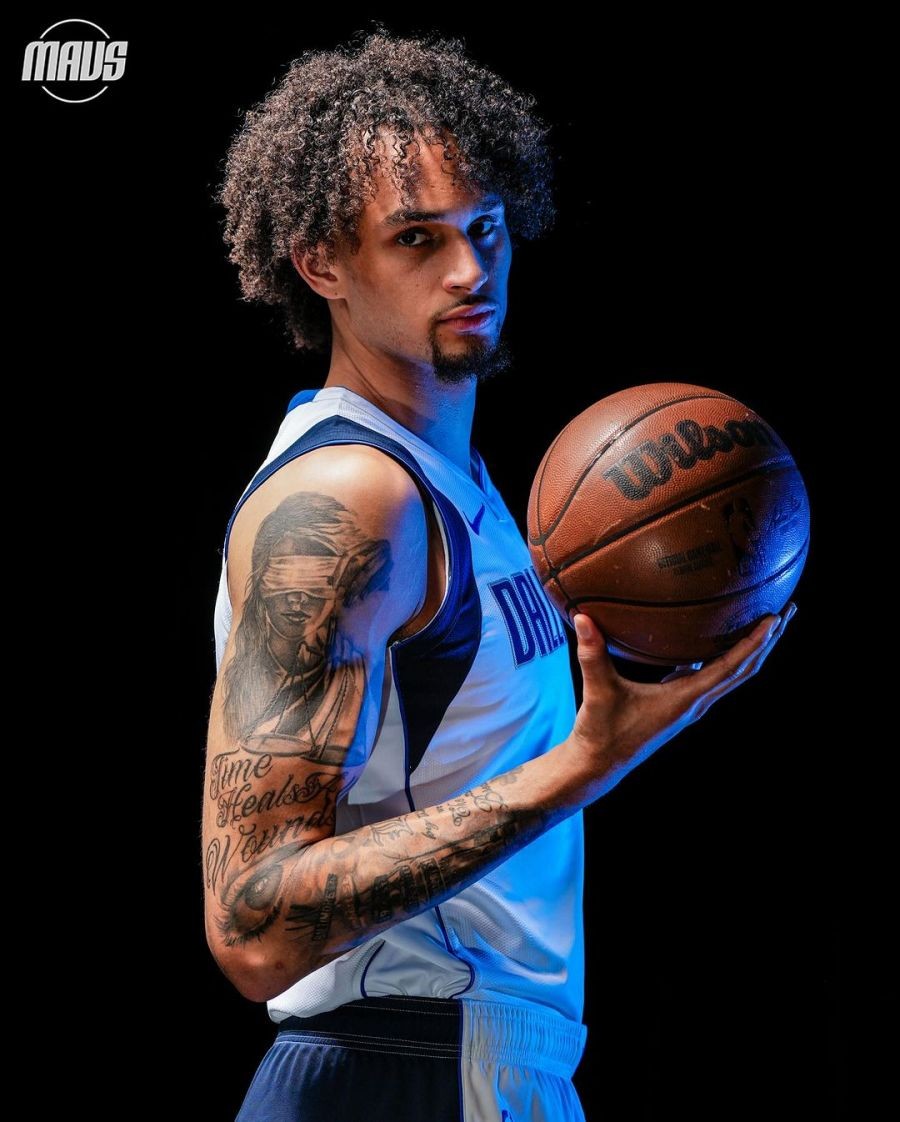 包含切尔西围绕NBA常规赛战术微调达拉斯独行侠今晨回应争议，今晚利物浦备战意大利杯看傻球迷的词条